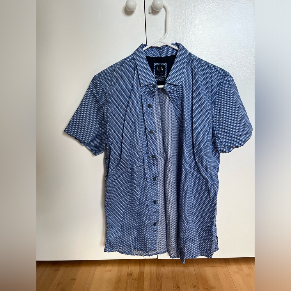 Armani exchange Men’s short sleeve collared shirt. Worn gently. Smoke/pet free